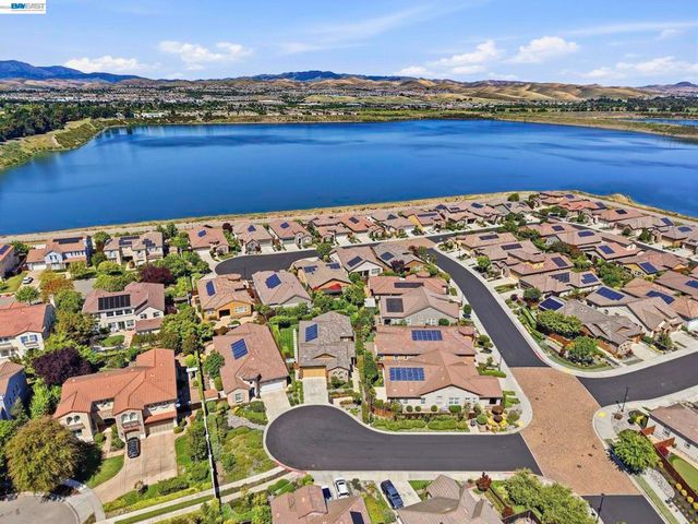 3492 Dorset Ct., Pleasanton, CA 94566