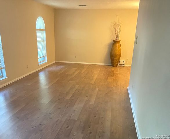301 Sagecrest, San Antonio, TX 78232