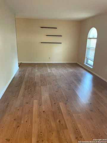 301 Sagecrest, San Antonio, TX 78232