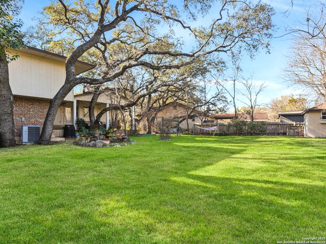 301 Sagecrest, San Antonio, TX 78232