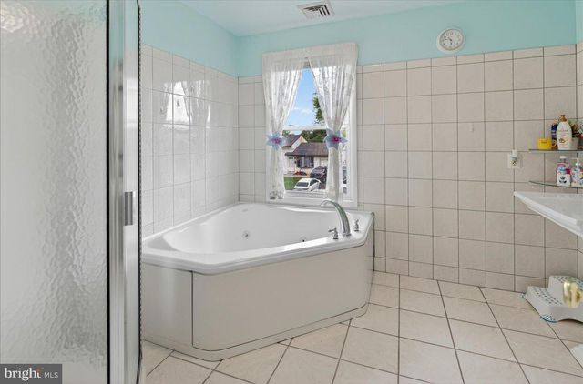 2928 WINDSOR DRIVE, Bensalem, PA 19020