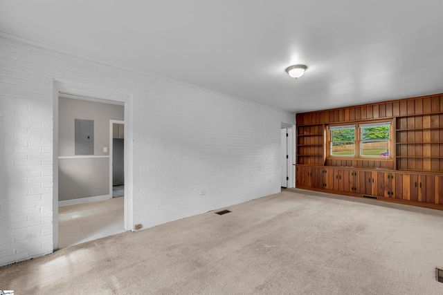 126 Holly Drive, Spartanburg, SC 29301