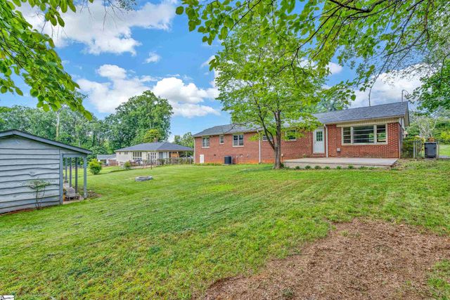 126 Holly Drive, Spartanburg, SC 29301