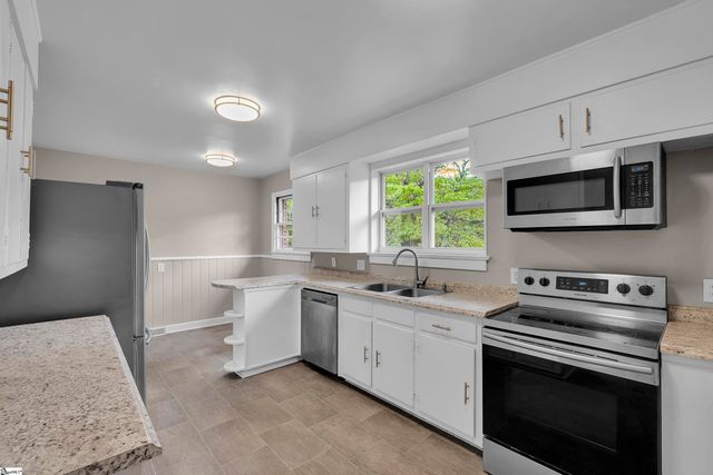 126 Holly Drive, Spartanburg, SC 29301