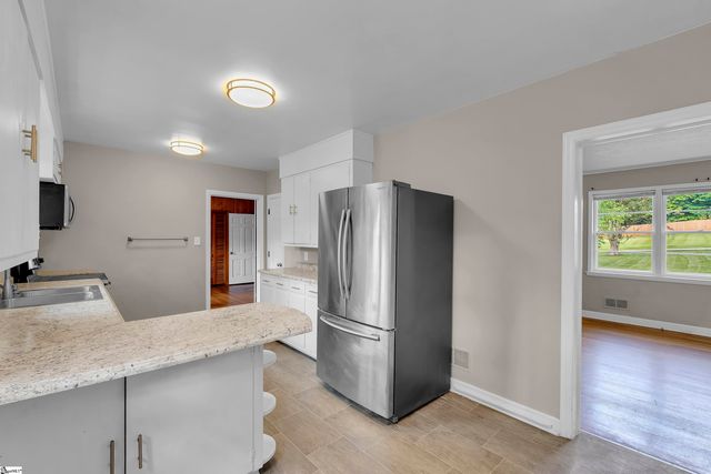 126 Holly Drive, Spartanburg, SC 29301