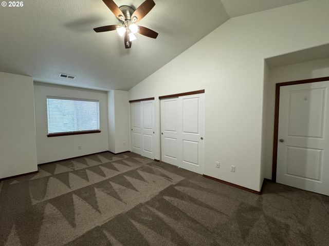 2013 Nw BELLA VISTA Dr, Gresham, OR 97030