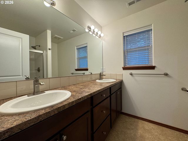 2013 Nw BELLA VISTA Dr, Gresham, OR 97030