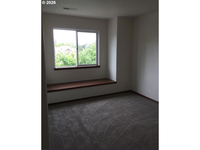 2013 Nw BELLA VISTA Dr, Gresham, OR 97030