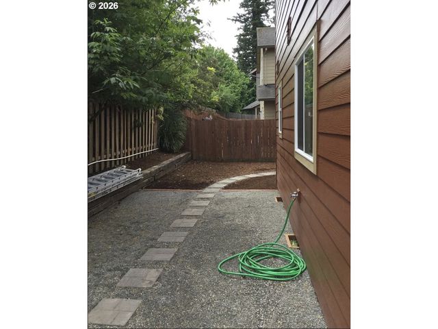 2013 Nw BELLA VISTA Dr, Gresham, OR 97030