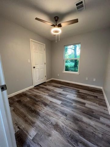 710 Avenue J Place, Conroe, TX 77301