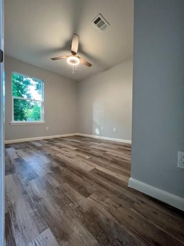 710 Avenue J Place, Conroe, TX 77301