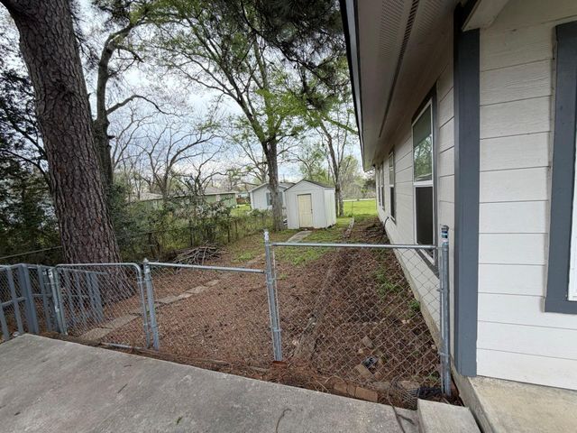 710 Avenue J Place, Conroe, TX 77301