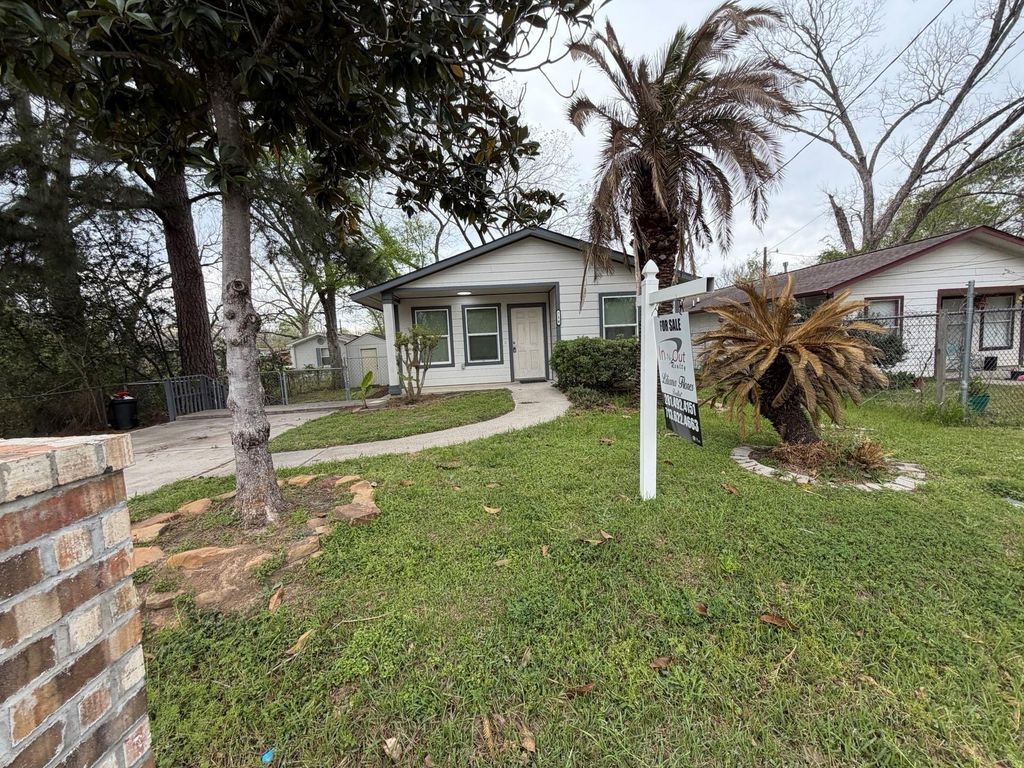 710 Avenue J Place, Conroe, TX 77301