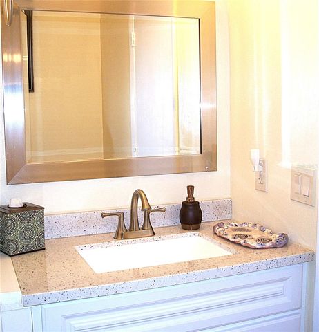 3808 N OAK DRIVE U42, Tampa, FL 33611