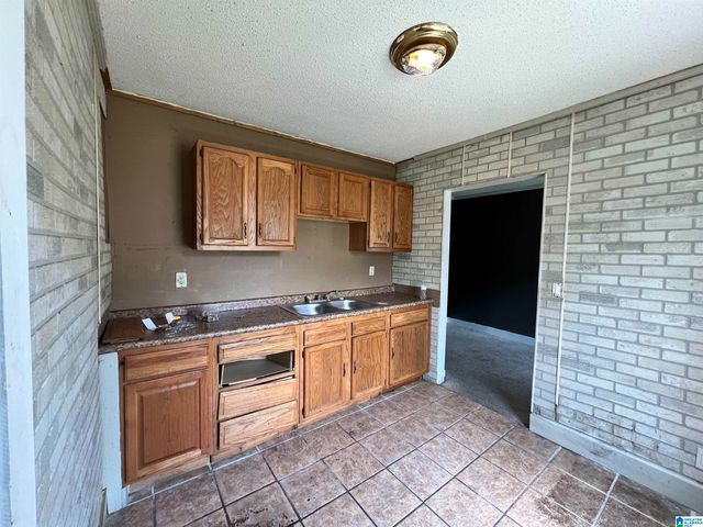 2224 PEARSON AVENUE SW, Birmingham, AL 35211