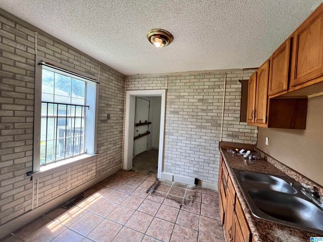 2224 PEARSON AVENUE SW, Birmingham, AL 35211