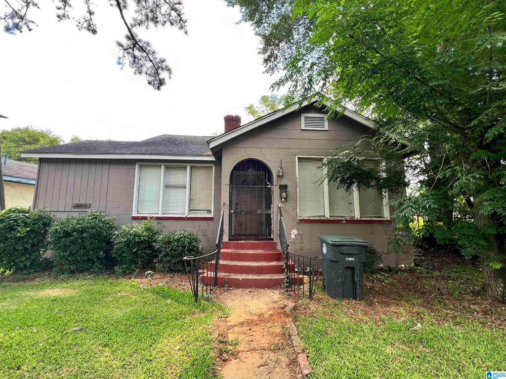 2224 PEARSON AVENUE SW, Birmingham, AL 35211