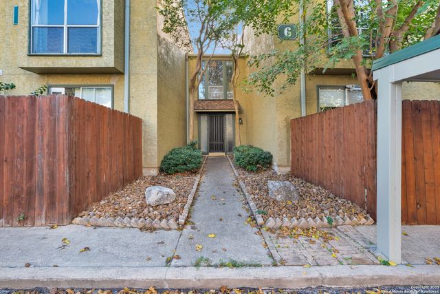 3678 Hidden Dr Apt 601, San Antonio, TX 78217