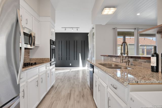 3678 Hidden Dr Apt 601, San Antonio, TX 78217