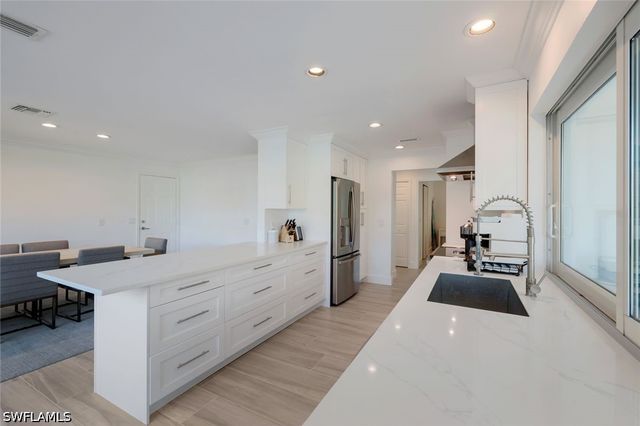 1250 Tuna CT, Naples, FL 34102
