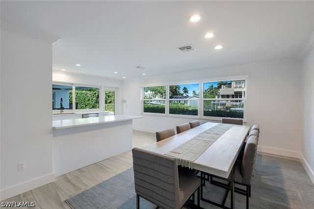 1250 Tuna CT, Naples, FL 34102