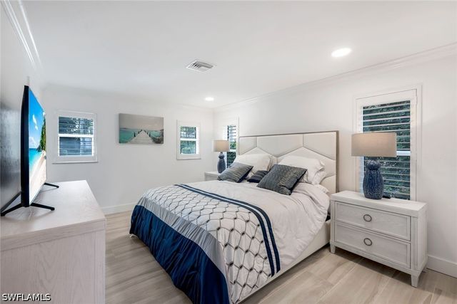 1250 Tuna CT, Naples, FL 34102