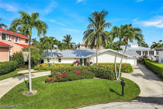 1250 Tuna CT, Naples, FL 34102
