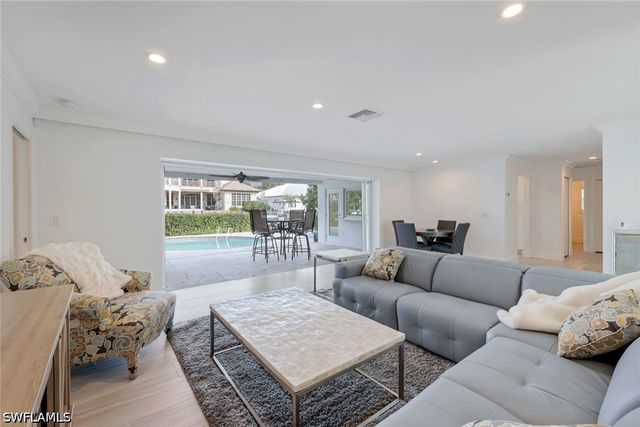1250 Tuna CT, Naples, FL 34102