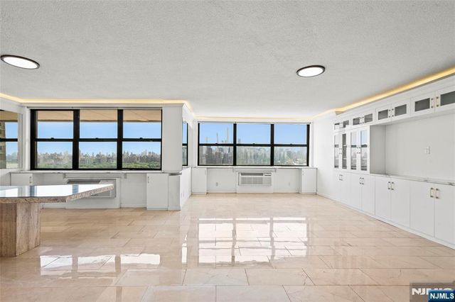 7004 Boulevard East 26D, Guttenberg, NJ 07093