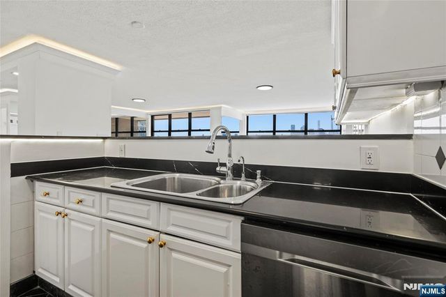 7004 Boulevard East 26D, Guttenberg, NJ 07093