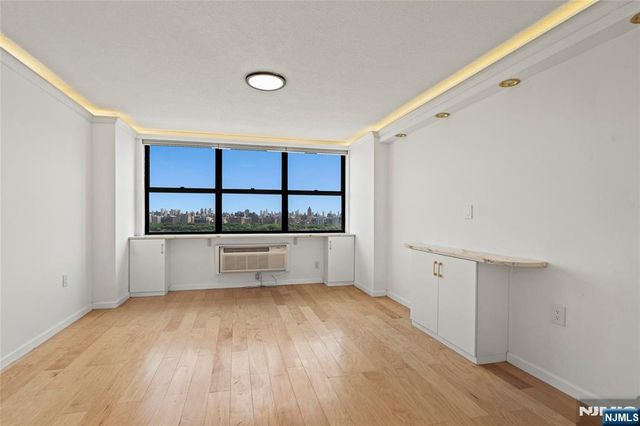 7004 Boulevard East 26D, Guttenberg, NJ 07093