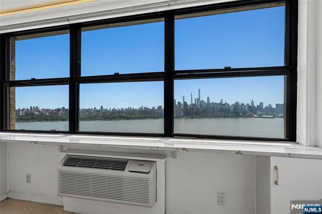 7004 Boulevard East 26D, Guttenberg, NJ 07093