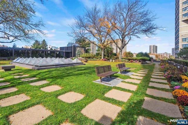 7004 Boulevard East 26D, Guttenberg, NJ 07093