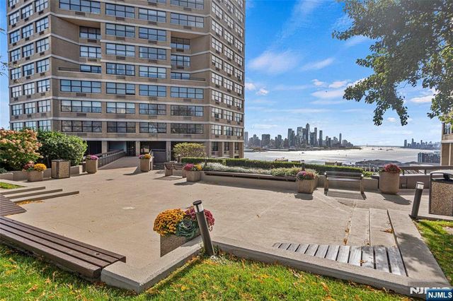 7004 Boulevard East 26D, Guttenberg, NJ 07093