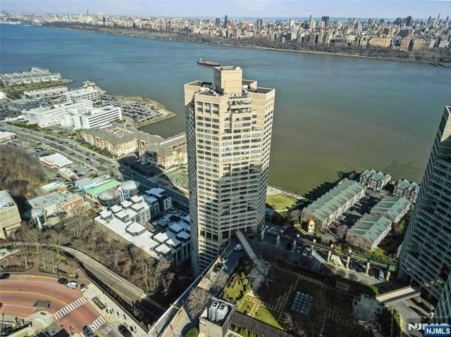 7004 Boulevard East 26D, Guttenberg, NJ 07093