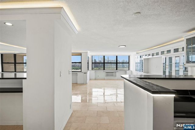 7004 Boulevard East 26D, Guttenberg, NJ 07093