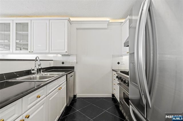 7004 Boulevard East 26D, Guttenberg, NJ 07093