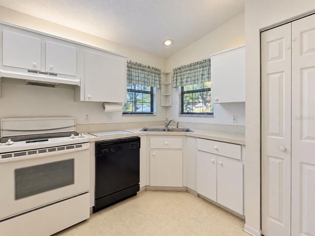 2127 NE 40TH AVENUE, Ocala, FL 34470