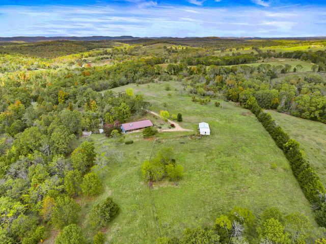 557 Hagewood Lane, Theodosia, MO 65761