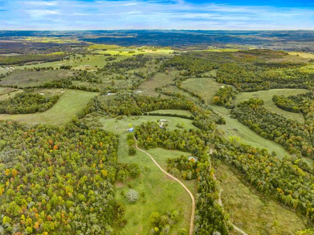 557 Hagewood Lane, Theodosia, MO 65761