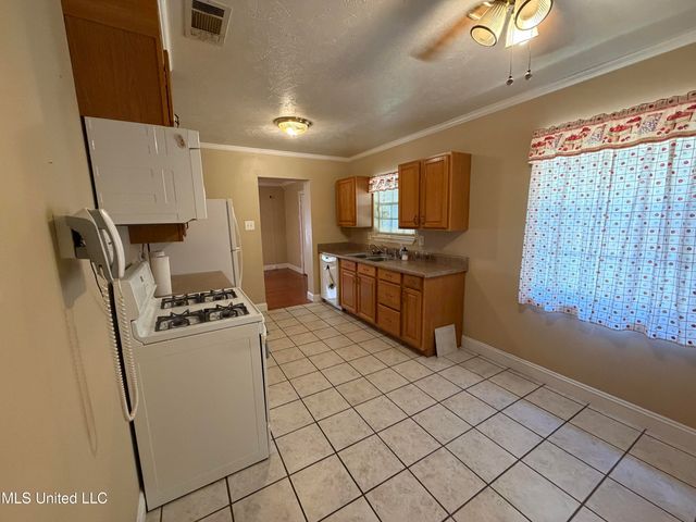 3021 Doby Street, Pascagoula, MS 39567