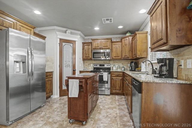 9920 Tall Pine Lane, Claremore, OK 74017