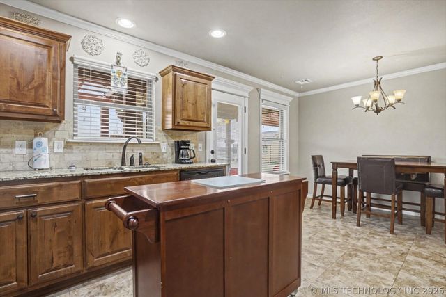 9920 Tall Pine Lane, Claremore, OK 74017