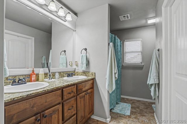 9920 Tall Pine Lane, Claremore, OK 74017