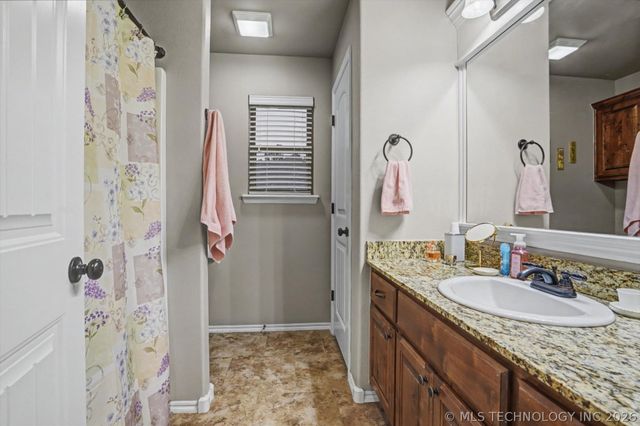 9920 Tall Pine Lane, Claremore, OK 74017