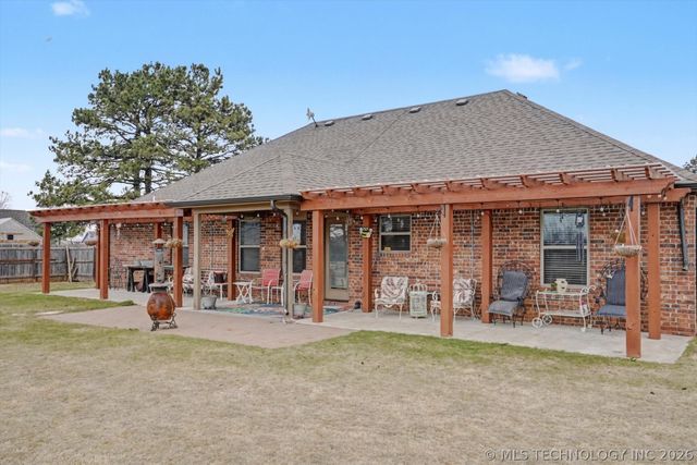 9920 Tall Pine Lane, Claremore, OK 74017