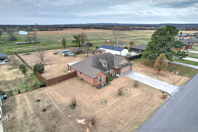 9920 Tall Pine Lane, Claremore, OK 74017