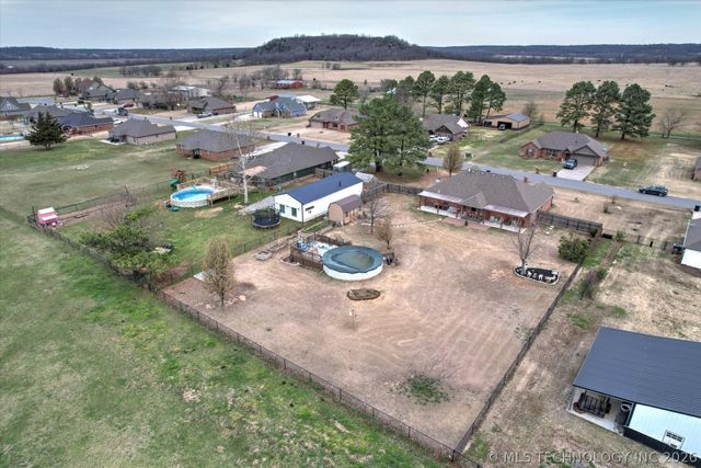 9920 Tall Pine Lane, Claremore, OK 74017