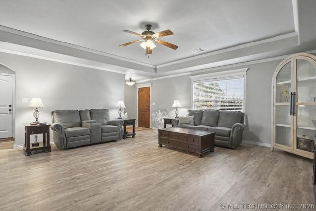 9920 Tall Pine Lane, Claremore, OK 74017