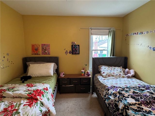 1753 Temple Avenue, Mayfield Heights, OH 44124